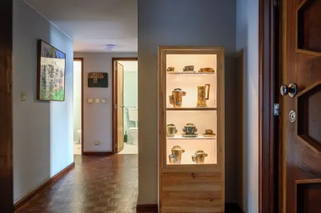 Vic Aveiro Arts House