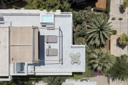 The Vouliagmeni Penthouse Отели в г. Вари-Вула-Вулјагмени