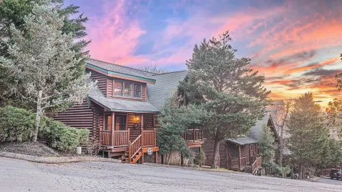Bear Creek Way by AvantStay Hot Tub Game Room Air Hockey Near Dollywood Smoky Trails