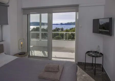 Luxury penthouse with stunning riviera view by GHH