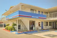 Motel 6 Fresno, CA - Blackstone North Hotel di Fresno