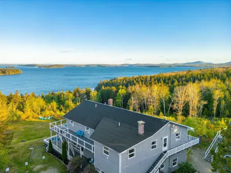 Bluff House Inn Отели в г. Салливан