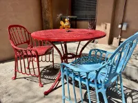 Authentic Touches with Modern Convenience and Patio - Charming Retreat