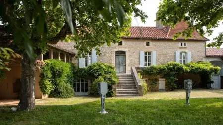 Château Gautoul Отели в г. Монтегю-де-Керси