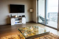 Highrise w/amazing views of Dallas!!