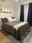 NEW BUILD Spacious 4-bedroom house with great location- sleeps 10 Hotel in zona University of Arizona