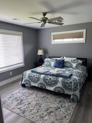 Charming 2-bedroom condo in nice Douglas with Pool