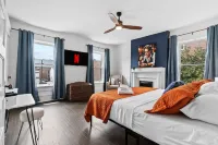 Fun Spacious 5 Bdrm Estate w/Theater, Billiard Parlor, Speakeasy Bar & Poker Rm