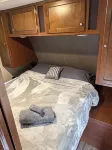 Cozy 2-bedroom caravan in nice Cleburne with AC, WiFi