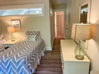 Beautiful quiet home on Bald Head Island - short walk to beach