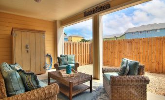 Fun 4 Bedroom Resort Pool Sleeps 12