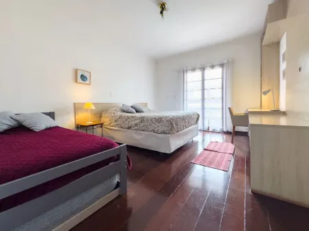 Casa espaçosa na Granja Viana Отели в г. Карапикуиба