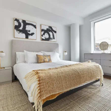 Airy 3 Br Flat w Shared Deck - Gym - Mins to NYC