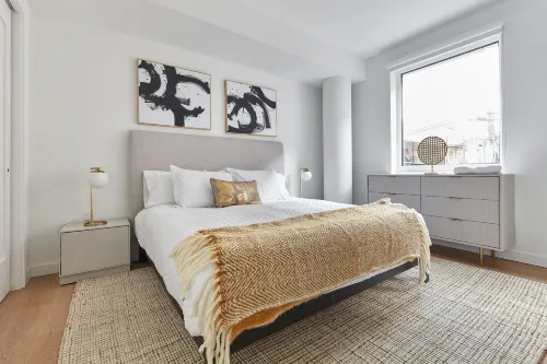 Airy 3 Br Flat w Shared Deck - Gym - Mins to NYC