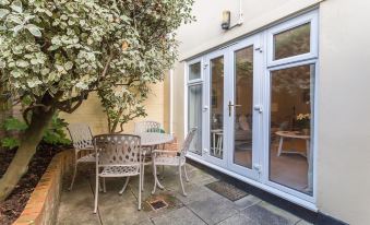 3Br Central Patio Home with Parking