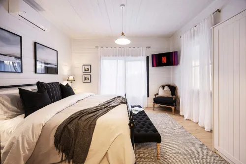 Bella's Cottage Spa Sauna Large Groups