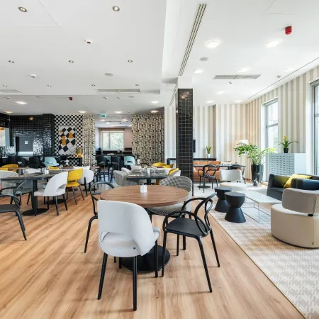 Ibis Styles Warszawa Airport Отели рядом с достопримечательностью «Арена «Урсынов»»