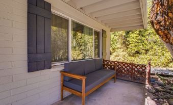 Bright & Cozy Mid Town Zen Yard Studio!