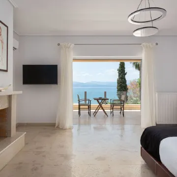 Eretria Luxurious Seafront Villa