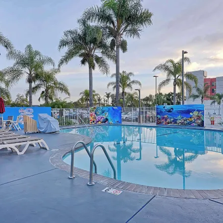 Studio 6 Suites Los Angeles, CA Los Angeles LAX