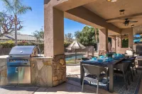 Casa Serenity - Luxury Living w Pool & Jacuzzi