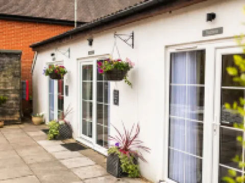 Stonehenge Courtyard Hotels in Amesbury