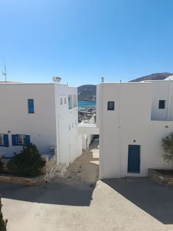 Rita Place Отели рядом с достопримечательностью «Dream Boat Ios Island»