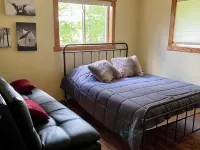 Snowmobiles, Skiing, ABR Amazing 2-bedroom house with WiFi in Hurley, Mercer Hotels in Oma