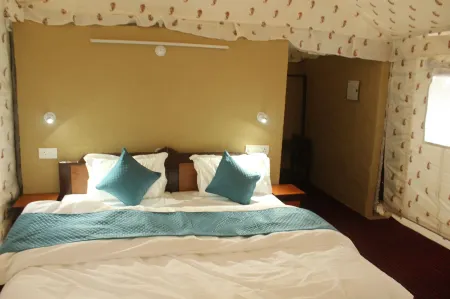 Billing View Camp and Mud Houses,Bir