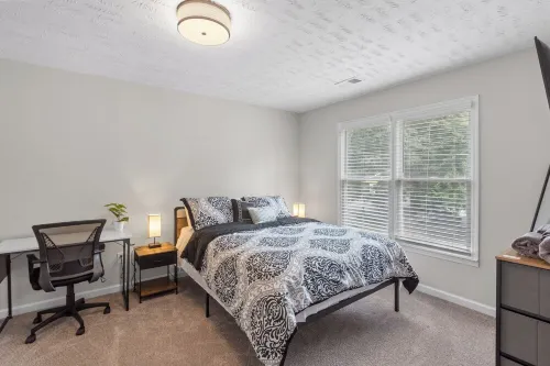 Renovated 5BD Townhome; 2 Minutes from Serene Marietta Square Highlights