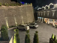 Arnisa Kasauli - A Boutique Hotel - parking