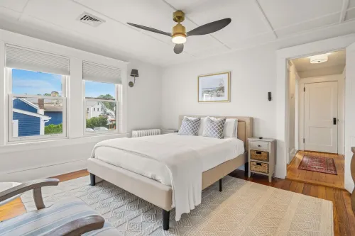 Luxe Historic Bungalow in Heart of Downtown Mystic