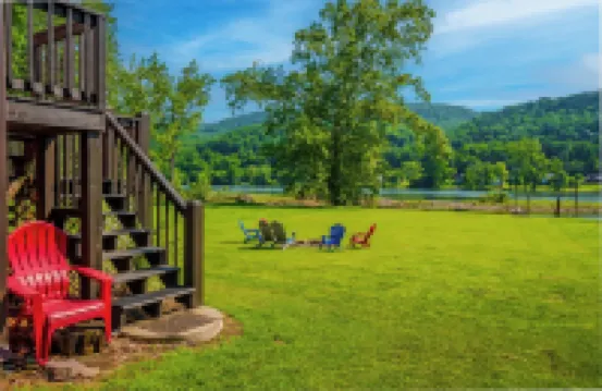Enjoy Relaxing at Riverfront Property 4 miles from Sandstone Falls!