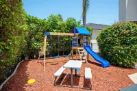 Naples Amore - Heated Pool/Spa, Pizza Oven, Playground, EV Charger, Grill, 5BR