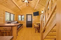 Barnwell Mountain Cabins #2: Cabin/Tiny Home w/ loft in Gilmer across from BMRA