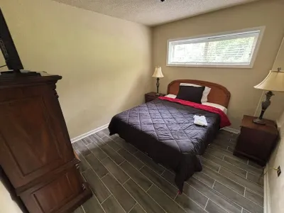 Walk to UGA: 2-bedroom condo in fabulous Athens