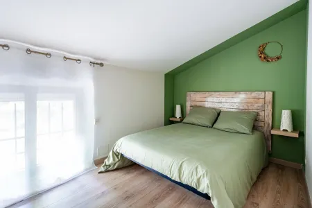 Douce vie en Provence Отели в г. Малосен