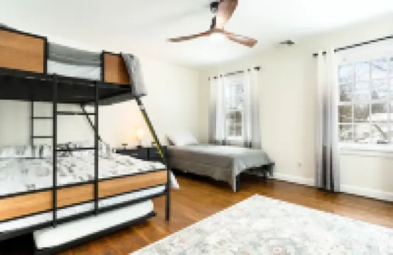 colonial house 謝克海茨酒店