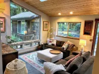 Redwoods and Waves Retreat, Hot Tub & Sauna, Pet Friendly
