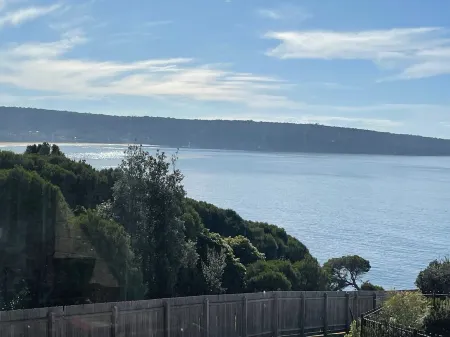 Stunning Views, central location,  spacious. Perfect  for a short or long stay Отели рядом с достопримечательностью «Cat Balou Cruises»