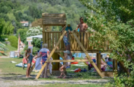 Directly on the lake with panoramic views