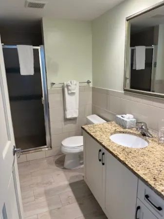 Oceanfront Second Floor, Coral Gardens- Grace Bay Beach! Отели в г. The Bight Settlement