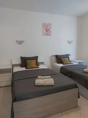 A peaceful environment for complet relaxsation, 10 min. by car to Koper beach...