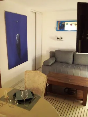 house in swimming pool and tennis court Hotels in Meze