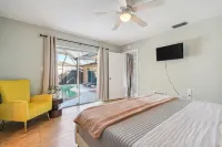 Heated pool. 3-bedroom house in Palm Harbor