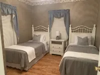 Beautiful lakefront home W/Breathtaking  view