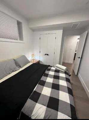 Centrally located & Stylish 2Bedroom River Valley Suite Art Gallery of Alberta 주변 호텔