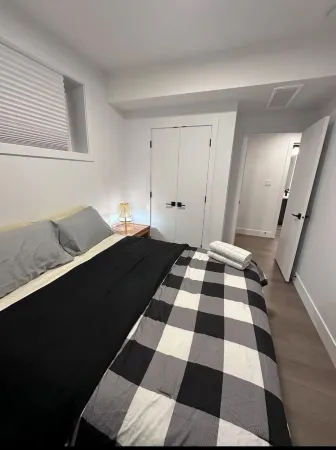 Centrally located & Stylish 2Bedroom River Valley Suite Отели рядом с достопримечательностью «Art Gallery of Alberta»