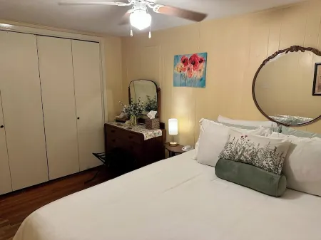 Lottie Mae’s Place has a warm cozy homely vibe. 2 minutes from town