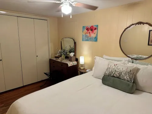 Lottie Mae’s Place has a warm cozy homely vibe. 2 minutes from town